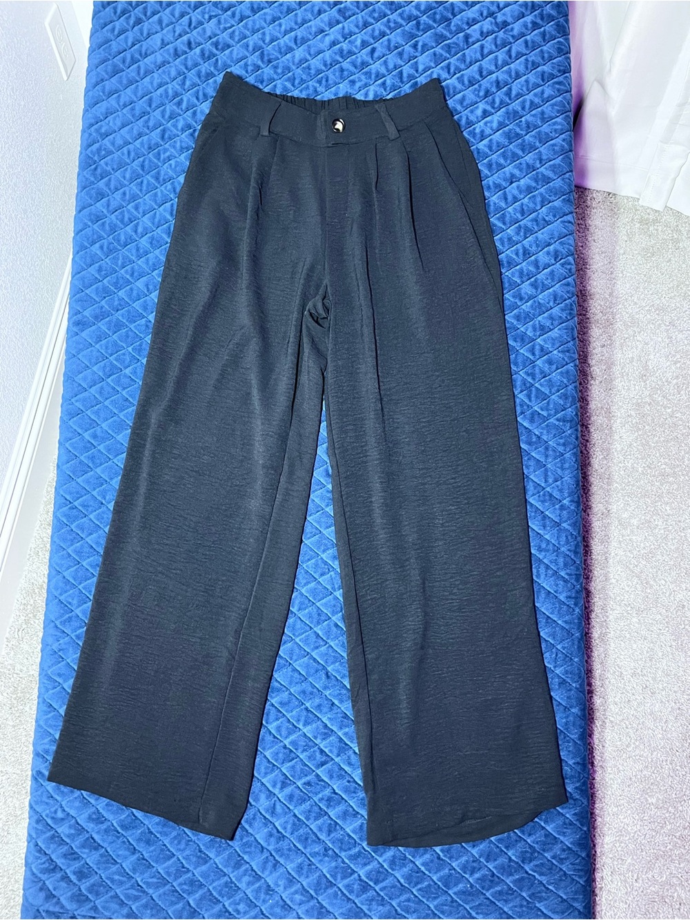 Monteau Black Wide-Leg Pants - 100% Polyester - Soft - Lightweight - Flowy - Lrg